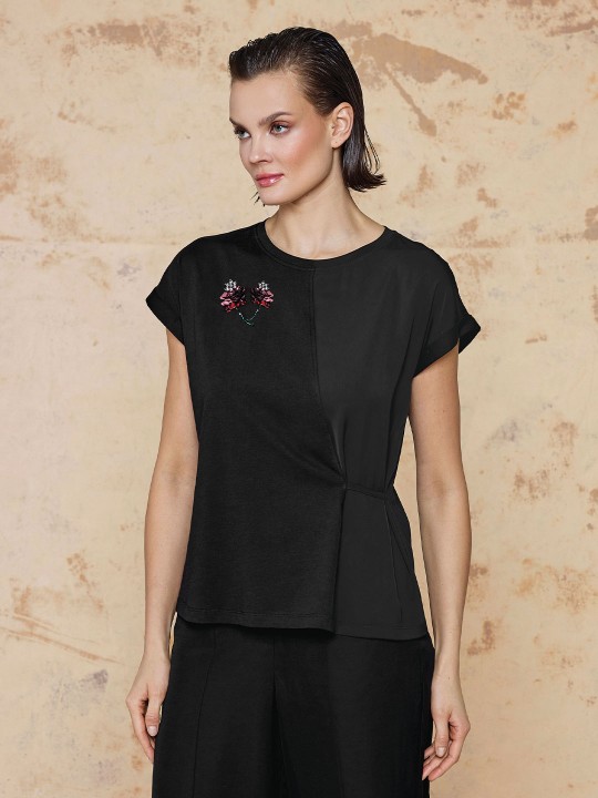 KUMAŞ GARNİLİ YANI BÜZGÜLÜ TİŞÖRT