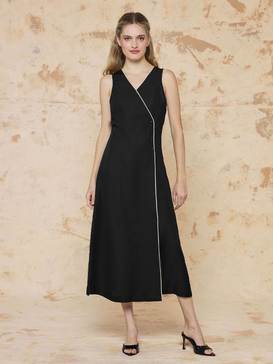 KETEN KUMAŞ NAKIŞ DETAYLI KRUVAZE YAKA ELBİSE