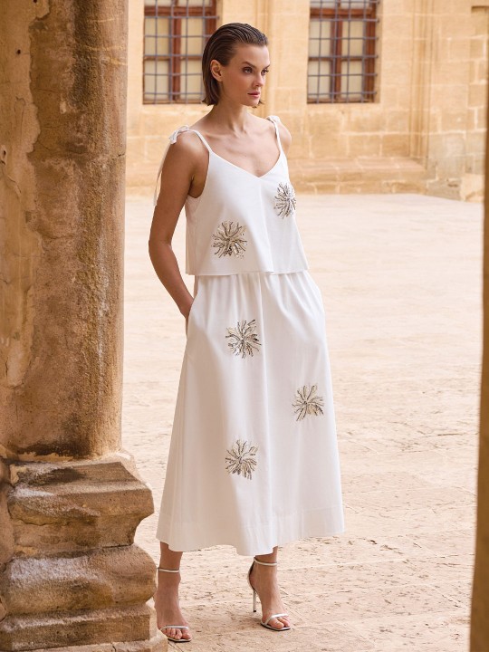 COTTON KUMAŞ NAKIŞ DETAYLI KOLSUZ ELBİSE