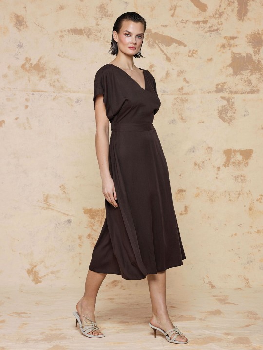 SIRTI DEKOLTELİ V YAKA UZUN ELBİSE