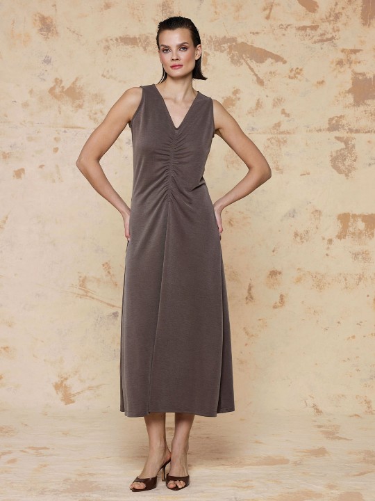 ÖRME KUMAŞ BÜZGÜ DETAYLI V YAKA ELBİSE