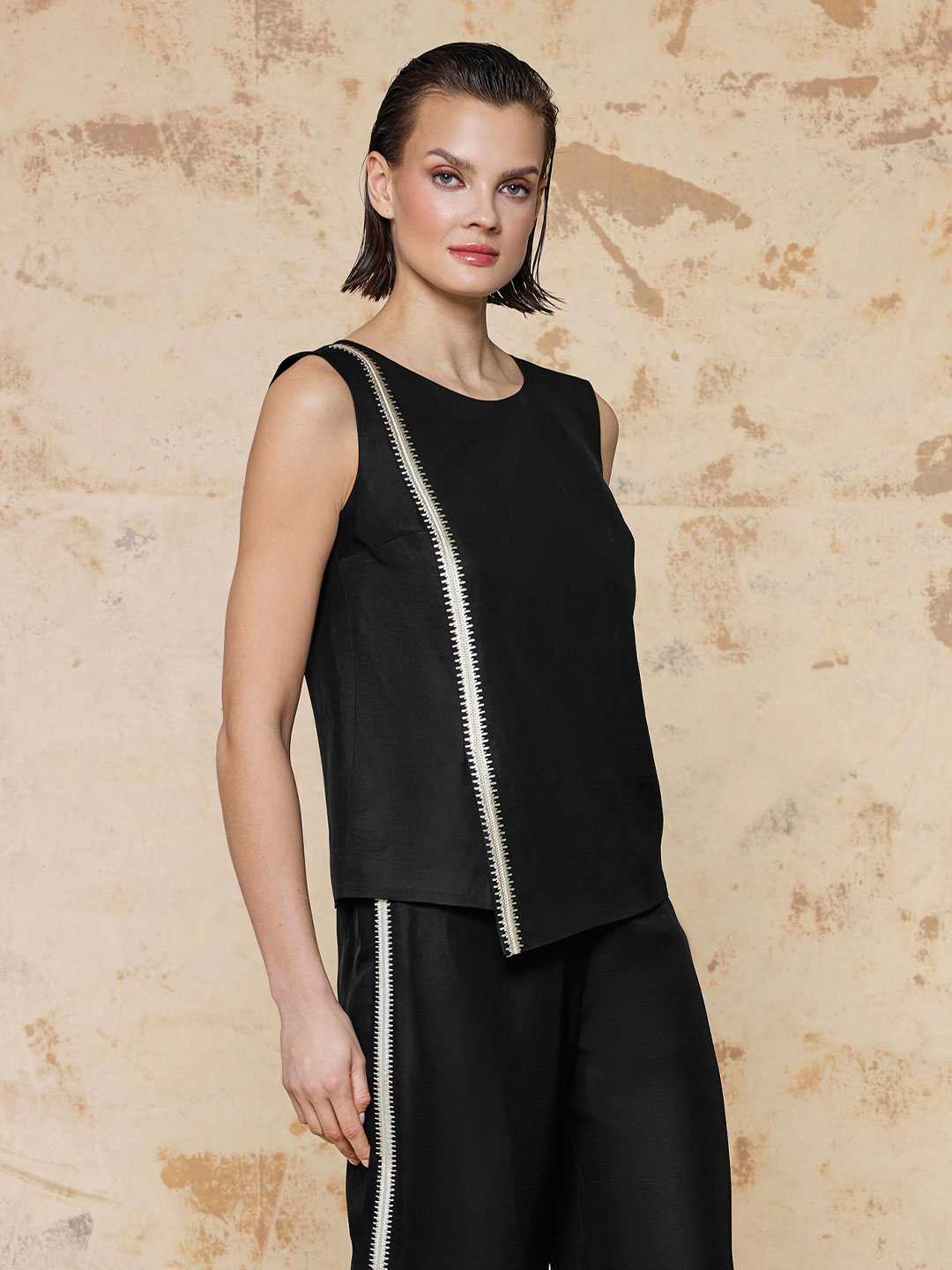 KETEN KUMAŞ NAKIŞ DETAYLI BLUZ