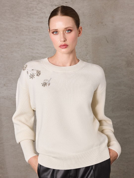 BİSİKLET YAKA TAŞ İŞLEMELİ TRİKO BİSİKLET YAKA TAŞ İŞLEMELİ TRİKO