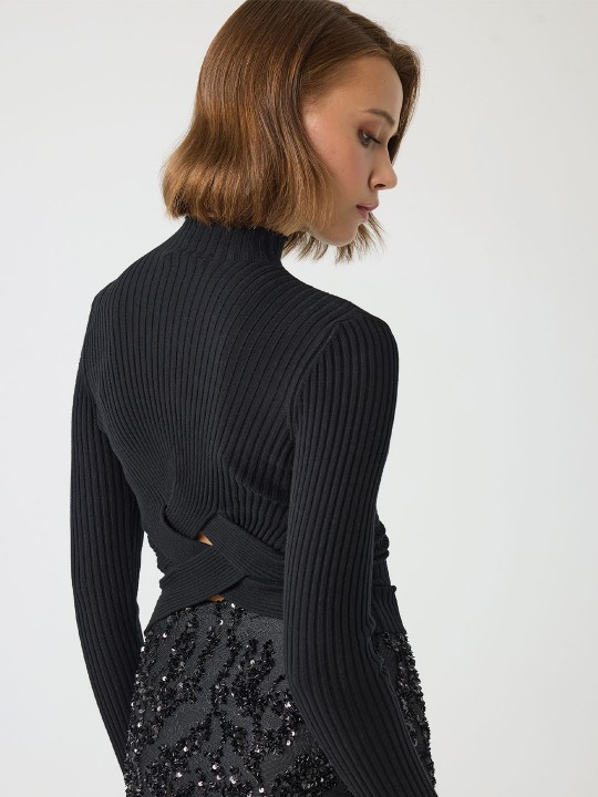 ÇAPRAZ BANT DETAYLI TRİKO