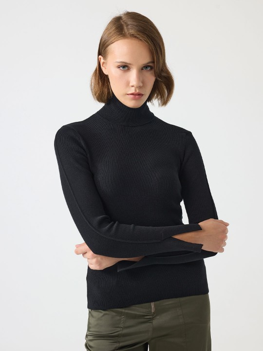 BALIKÇI YAKA KOLU YIRTMAÇ DETAYLI TRİKO BALIKÇI YAKA KOLU YIRTMAÇ DETAYLI TRİKO