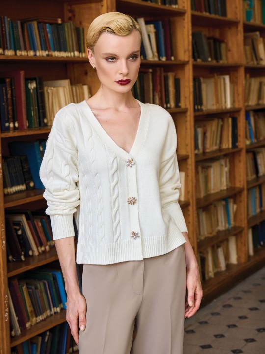 DÜĞME DETAYLI TRİKO HIRKA