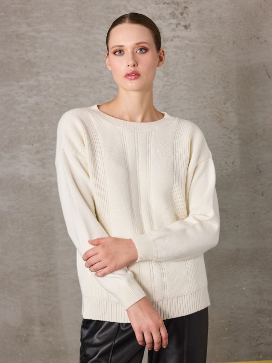 ARKASI DEKOLTE DETAYLI TRİKO ARKASI DEKOLTE DETAYLI TRİKO