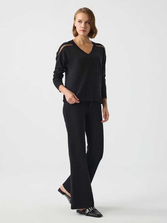 V YAKA TRANSPARAN DETAYLI TRİKO