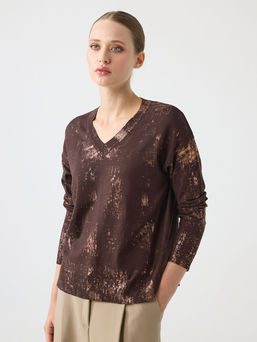 LAK BASKILI V YAKA TRİKO LAK BASKILI V YAKA TRİKO