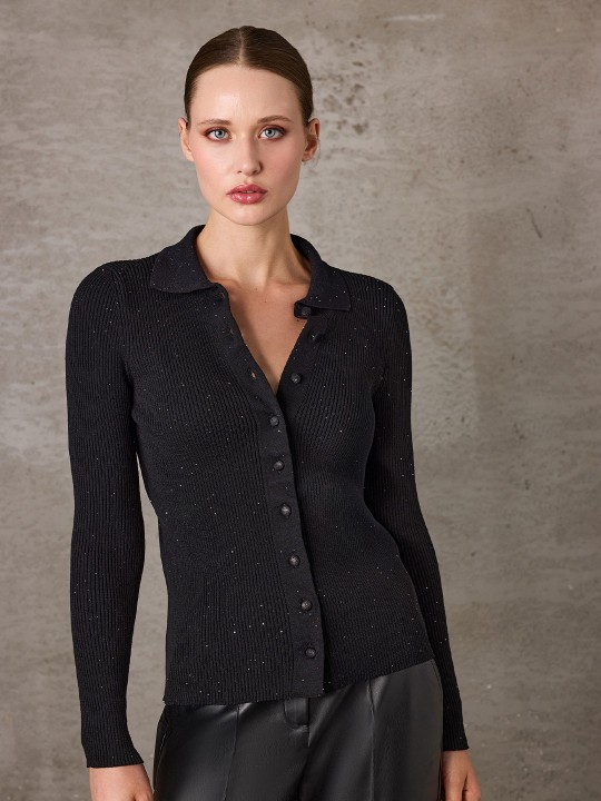 PUL DETAYLI TRİKO HIRKA