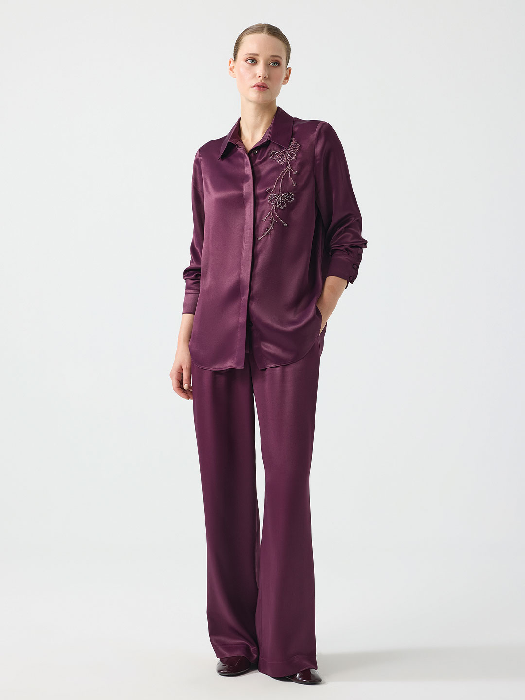 YANI ŞERİTLİ PANTOLON YANI ŞERİTLİ PANTOLON