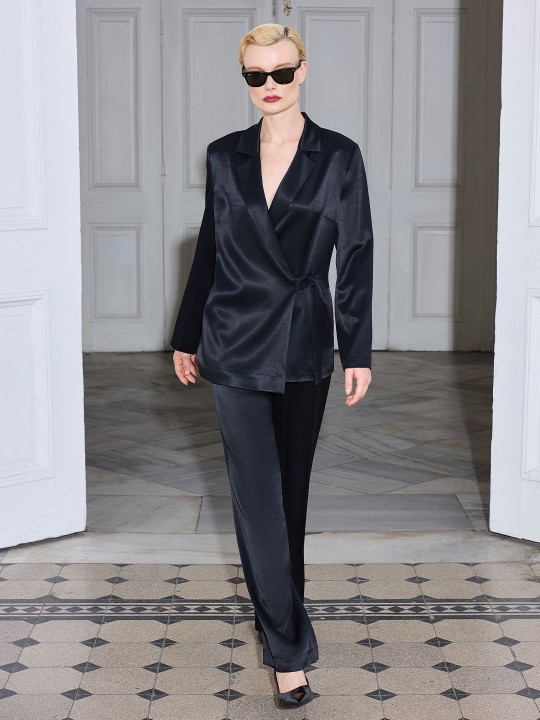 YANI ŞERİTLİ PANTOLON YANI ŞERİTLİ PANTOLON