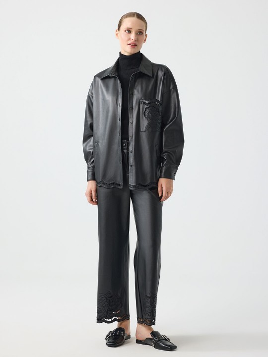 PAÇASI NAKIŞ DETAYLI DERİ PANTOLON PAÇASI NAKIŞ DETAYLI DERİ PANTOLON