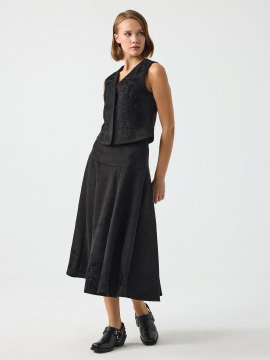 NAKIŞ DETAYLI SÜET ETEK