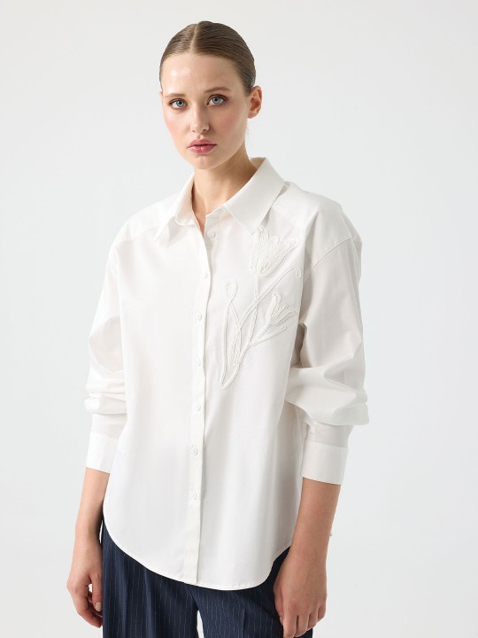 OMUZ KENARI NAKIŞ DETAYLI COTTON GÖMLEK