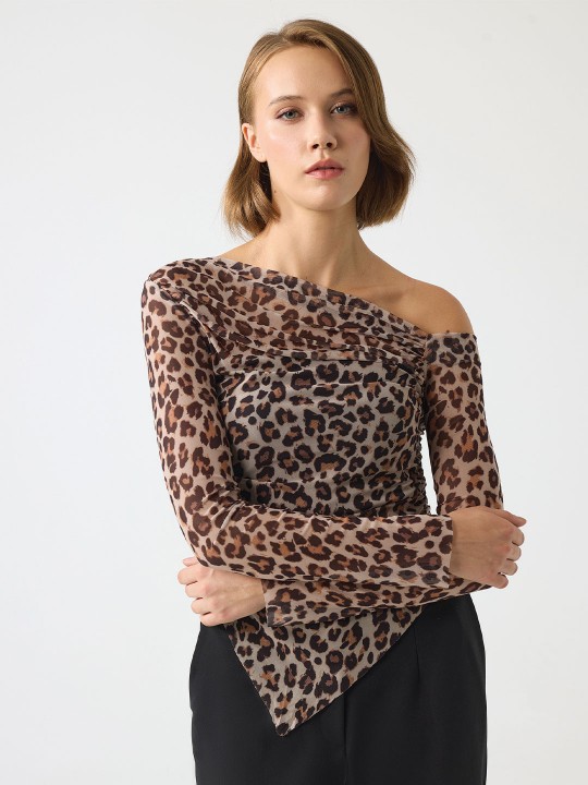 KAYIK YAKA DANTEL KUMAŞLI BLUZ