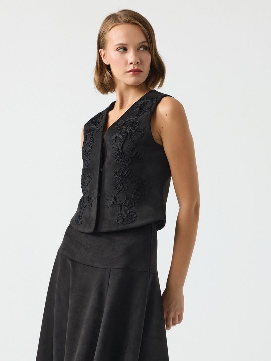 NAKIŞ DETAYLI SÜET YELEK