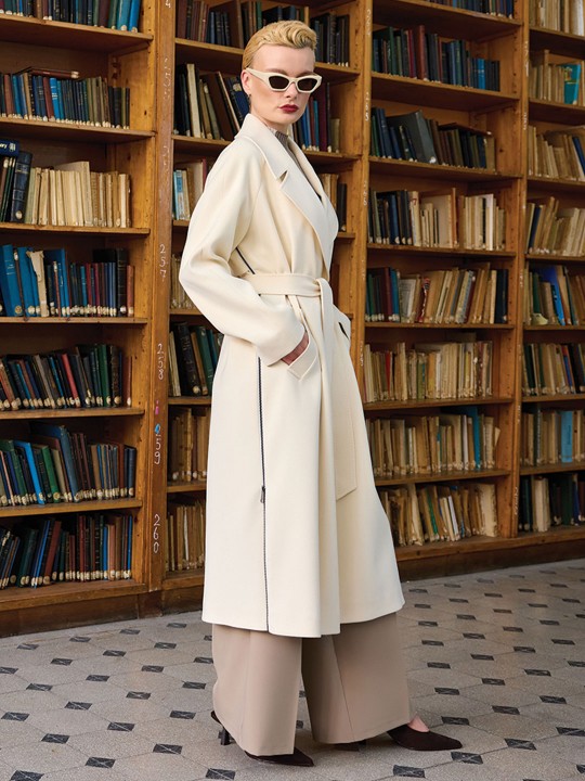 FERMUAR DETAYLI KAŞE KABAN