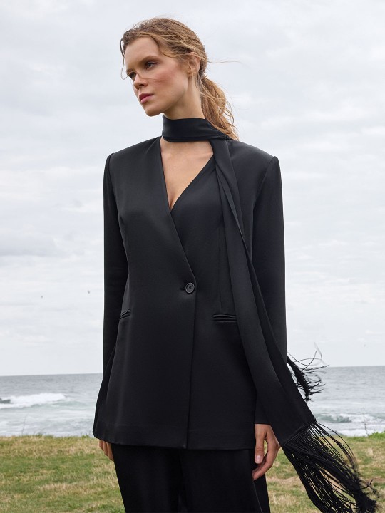FLOŞ KUMAŞLI PÜSKÜL DETAYLI BLAZER CEKET FLOŞ KUMAŞLI PÜSKÜL DETAYLI BLAZER CEKET