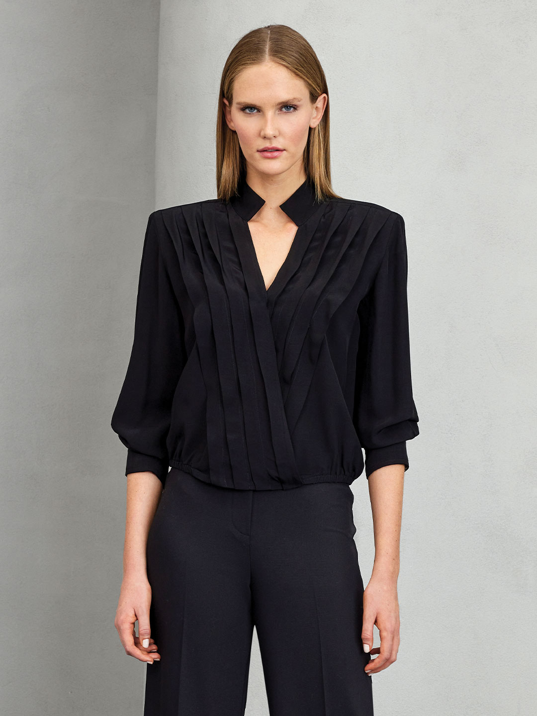 FLOŞ KUMAŞ DRAPE DETAYLI BLUZ